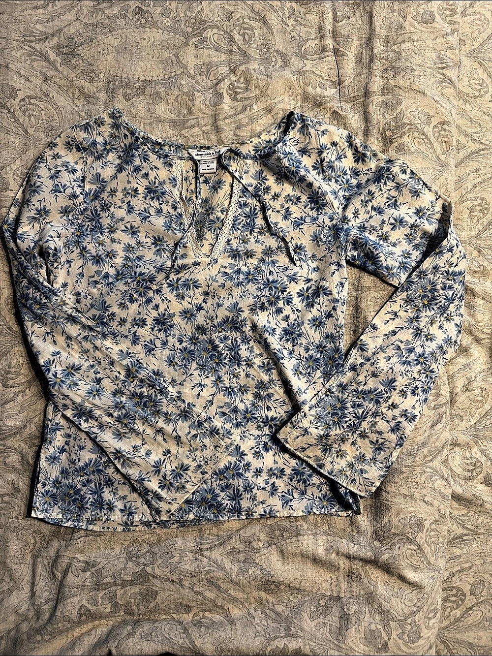 Abercrombie & Fitch Floral Long Sleeve Blouse Blue Cream Size Medium